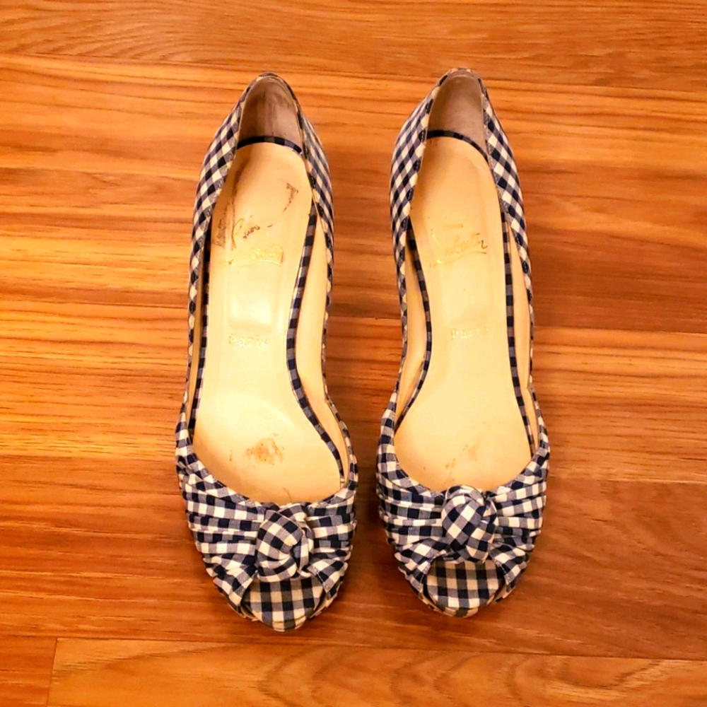 Sexy peep toe Christian Louboutin pumps